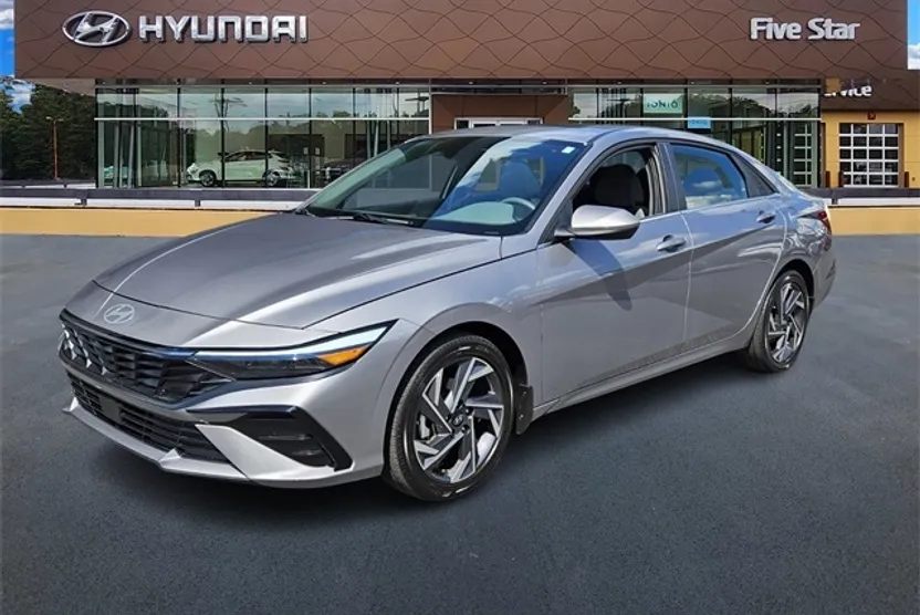 2025 Hyundai Elantra SEL Convenience photo 1