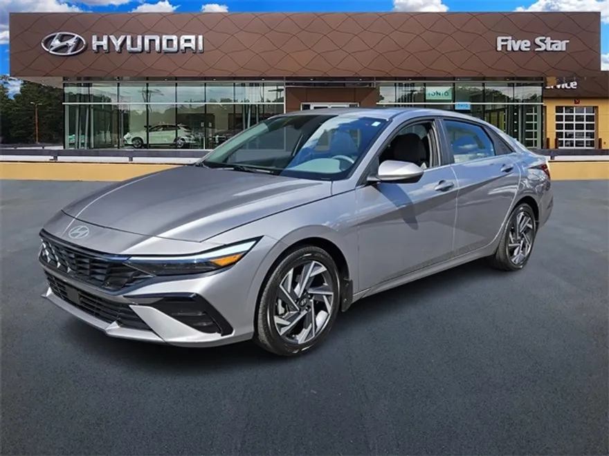 2025 Hyundai Elantra SEL Convenience photo 1