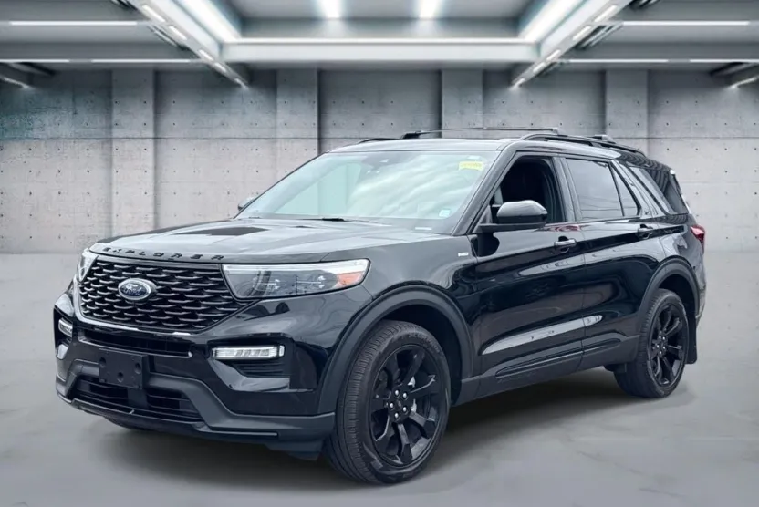 2023 Ford Explorer ST-Line photo 1