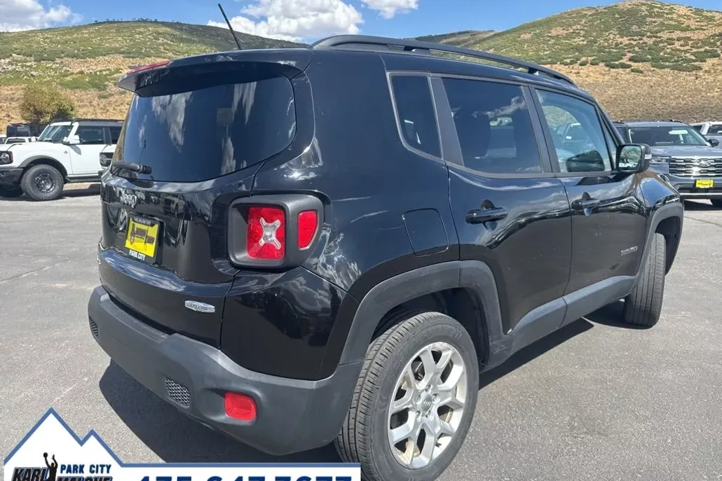 2016 Jeep Renegade Latitude photo 1