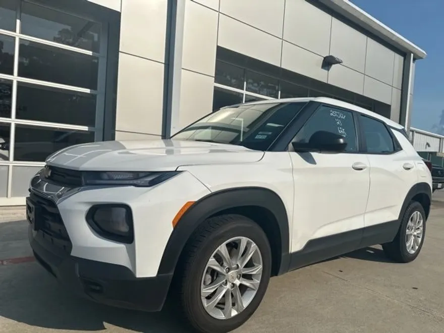 2023 Chevrolet Trailblazer LS photo 1