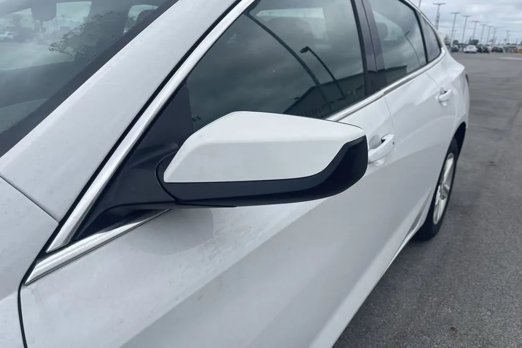 2024 Chevrolet Malibu LS photo 1