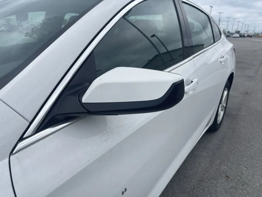 2024 Chevrolet Malibu LS photo 1