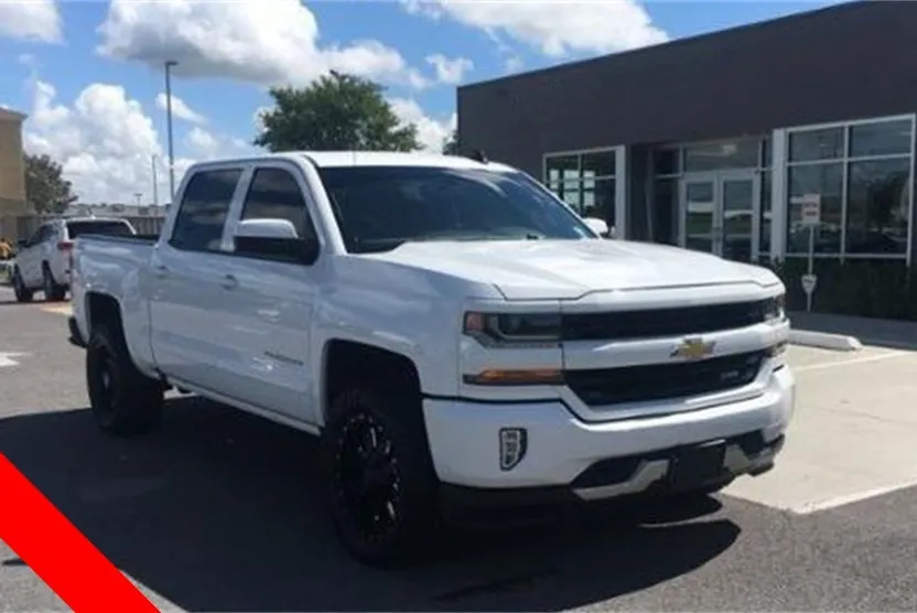 2018 Chevrolet Silverado 1500 LT photo 1
