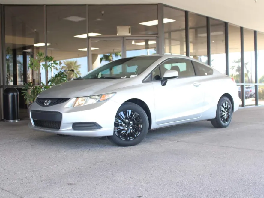 2013 Honda Civic LX photo 1