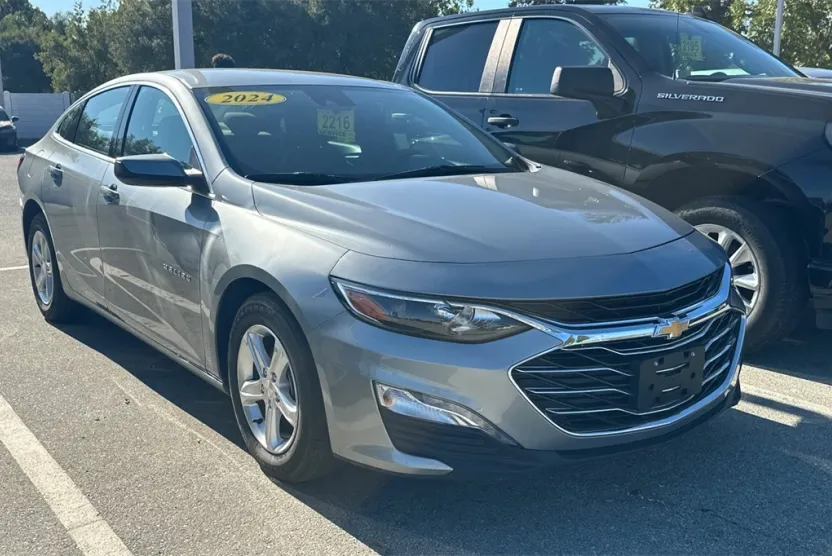 2024 Chevrolet Malibu 1LT photo 1