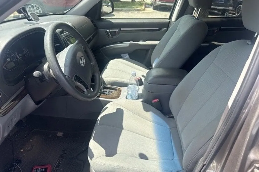 2012 Hyundai Santa Fe GLS Sport photo 1