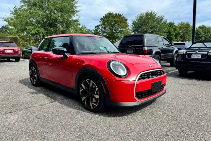 2025 Mini Cooper 2 Door Hardtop Iconic photo 1