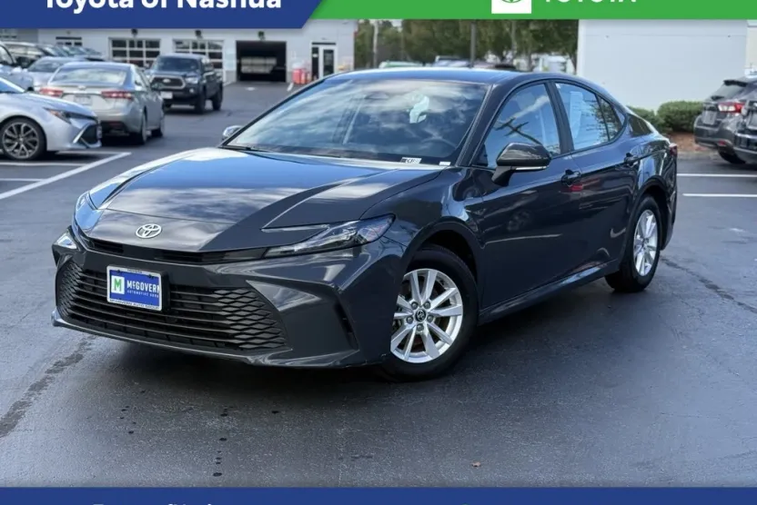 2025 Toyota Camry LE photo 1