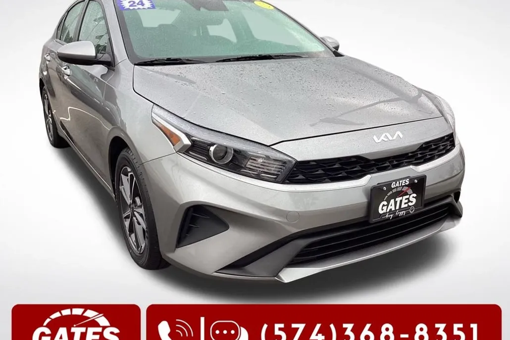 2024 Kia Forte LXS photo 1