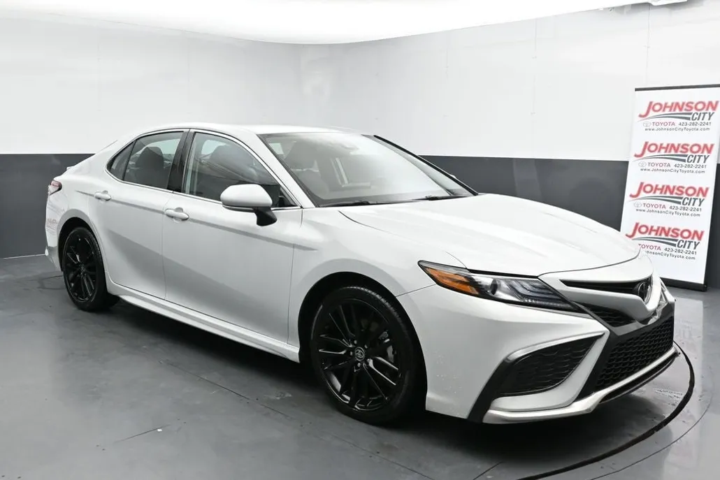2023 Toyota Camry XSE photo 1