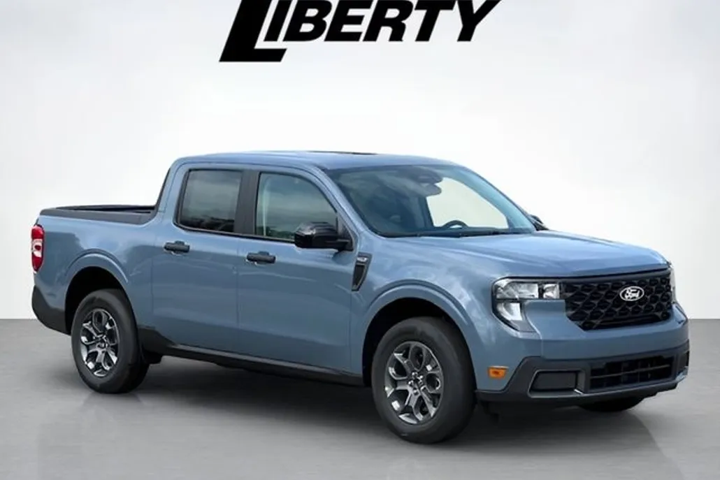 2025 Ford Maverick XLT photo 1