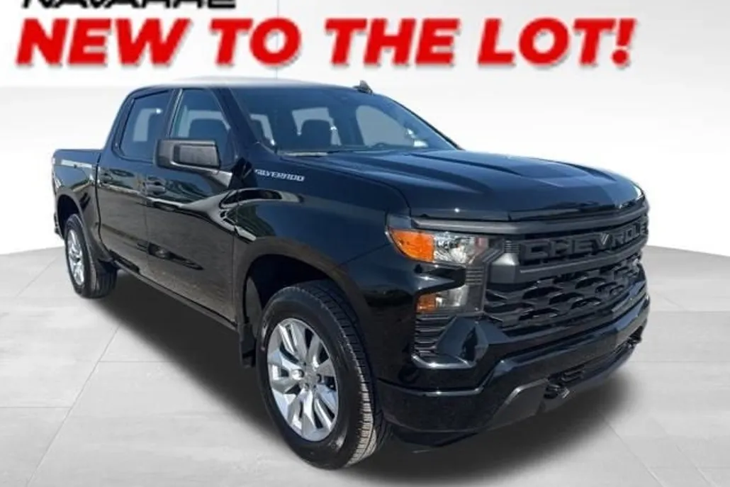 2022 Chevrolet Silverado 1500 Custom photo 1
