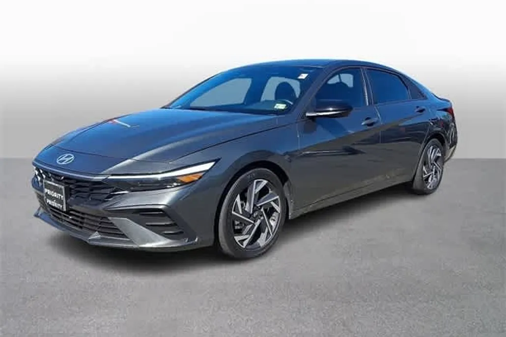 2025 Hyundai Elantra SEL Sport photo 1