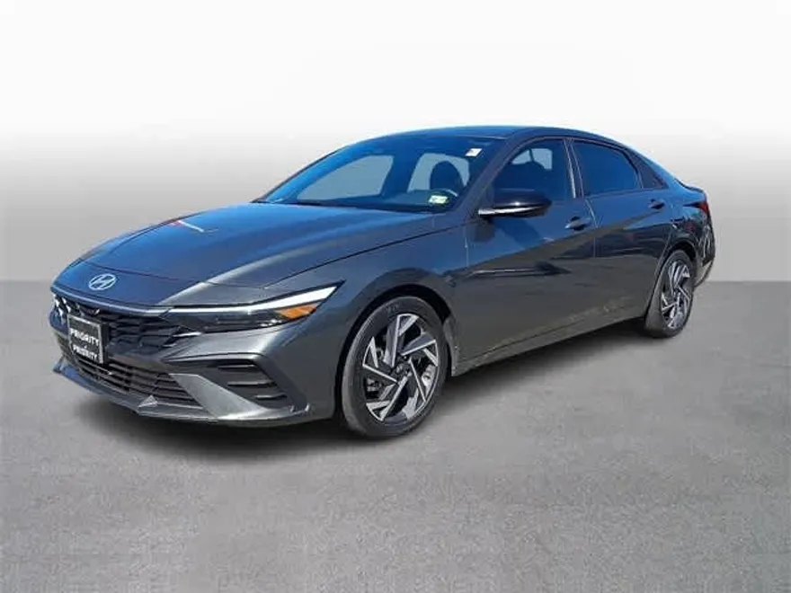 2025 Hyundai Elantra SEL Sport photo 1
