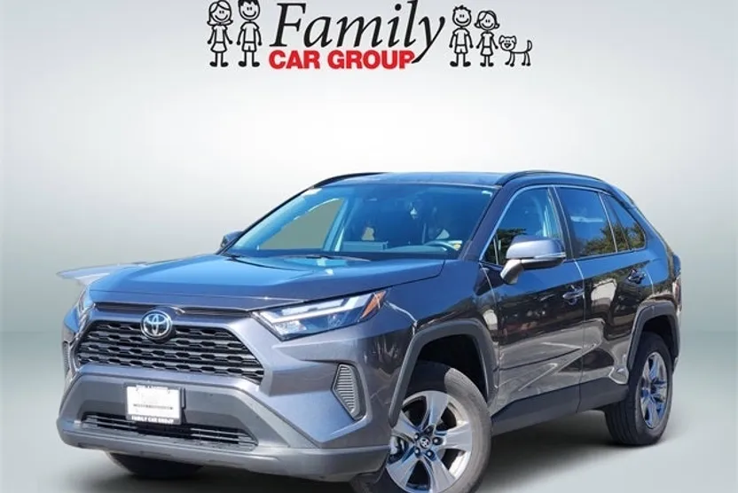 2025 Toyota RAV4 Hybrid XLE photo 1