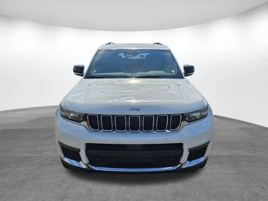 2024 Jeep Grand Cherokee Limited photo 1
