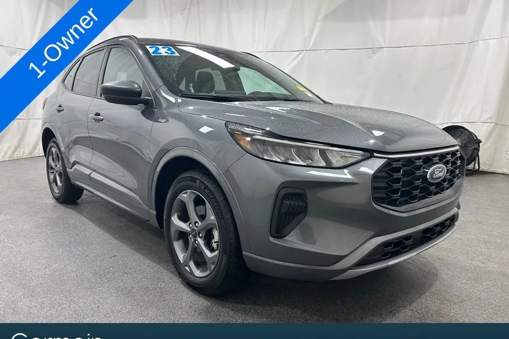 2023 Ford Escape ST-Line photo 1
