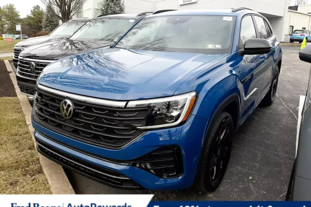 2025 Volkswagen Atlas Cross Sport SEL R-Line photo 1