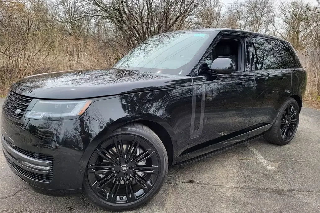 2025 Land Rover Range Rover SE photo 1