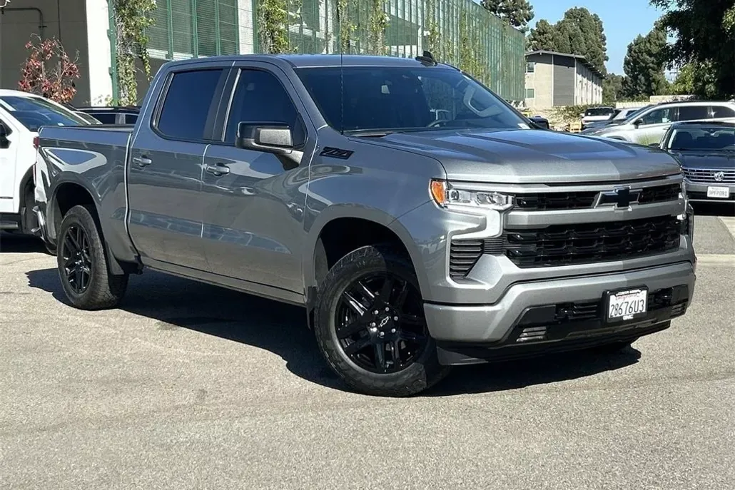 2023 Chevrolet Silverado 1500 RST photo 1