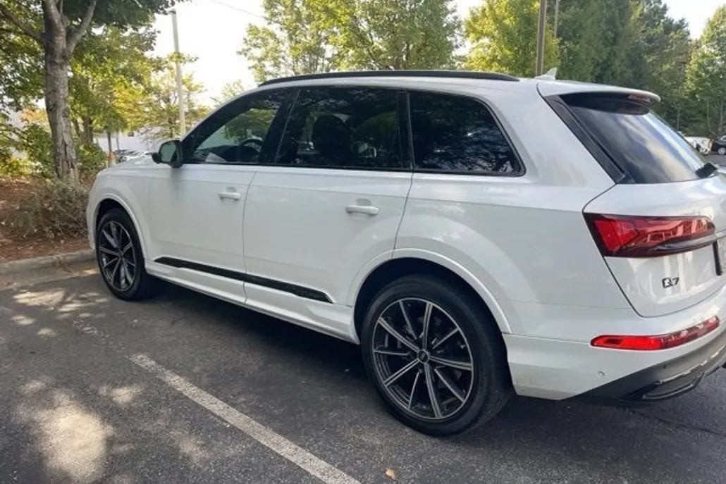 2023 Audi Q7 Premium Plus photo 1