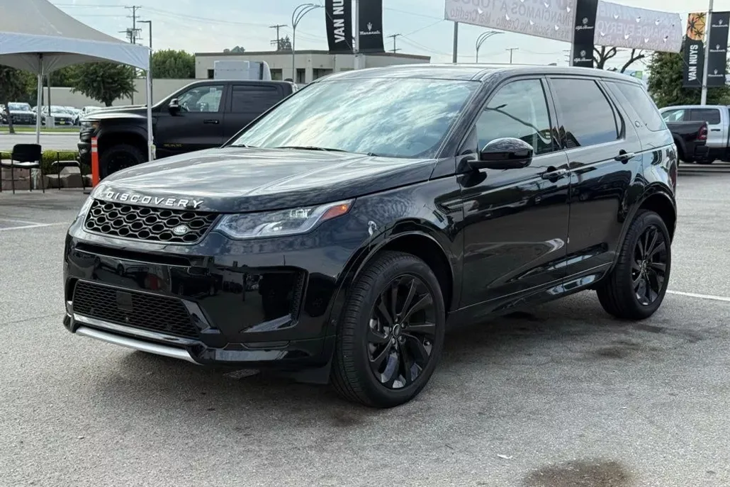 2024 Land Rover Discovery Sport S photo 1