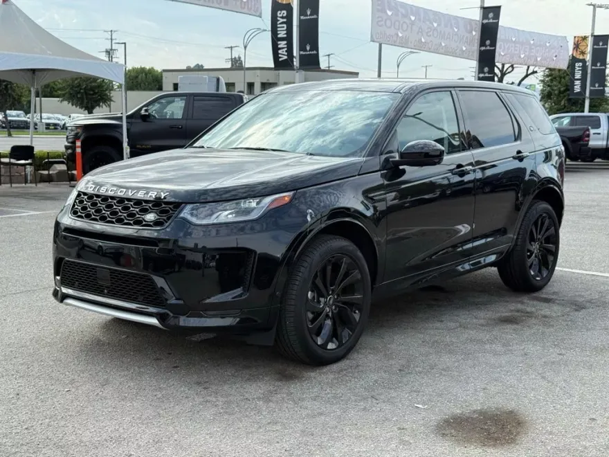2024 Land Rover Discovery Sport S photo 1