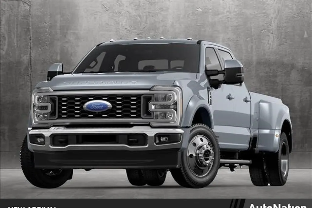 2025 Ford F-450 Lariat photo 1