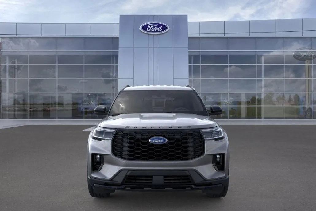 2025 Ford Explorer ST-Line photo 1