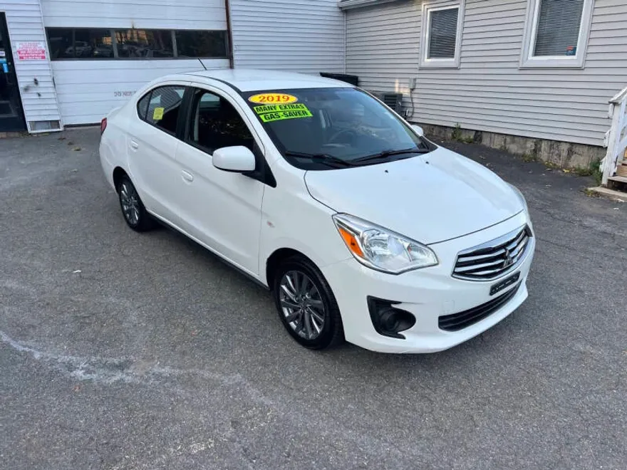 2019 Mitsubishi Mirage G4 photo 1