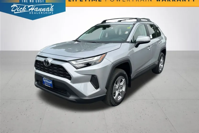2025 Toyota RAV4 XLE photo 1