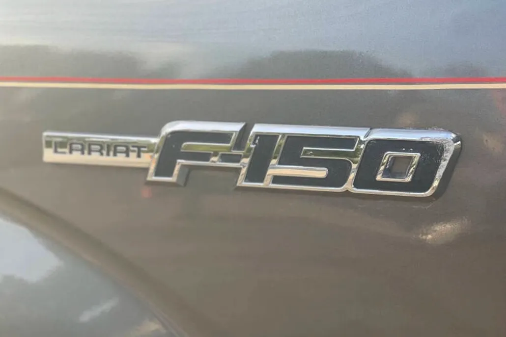 2010 Ford F-150 Lariat photo 1
