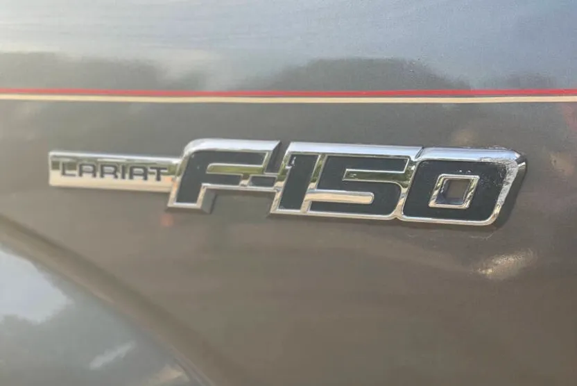 2010 Ford F-150 Lariat photo 1