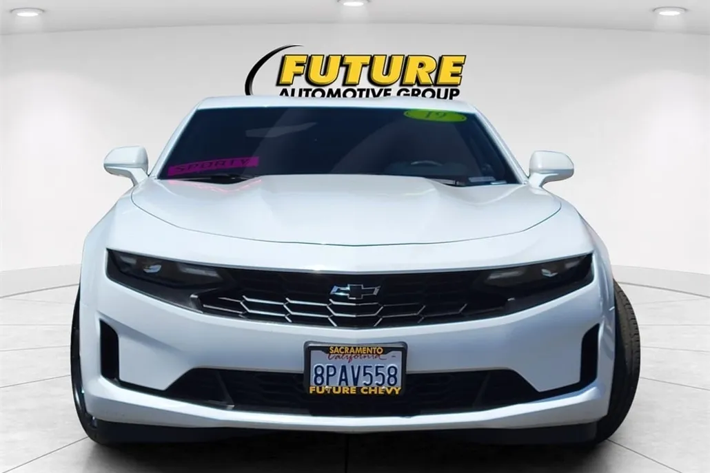 2019 Chevrolet Camaro 1LT photo 1