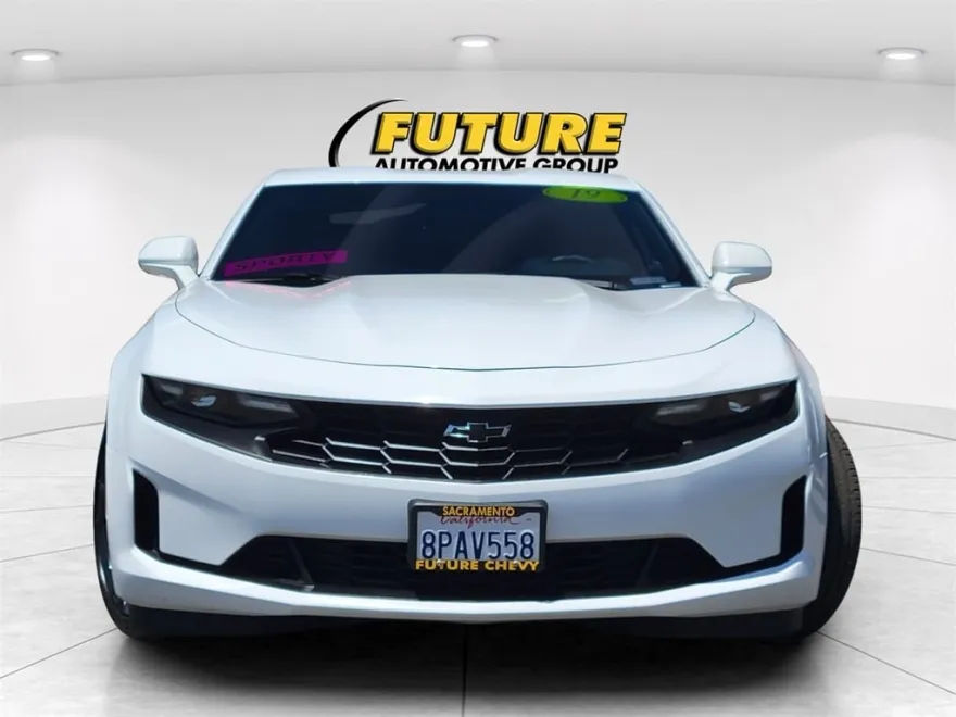 2019 Chevrolet Camaro 1LT photo 1