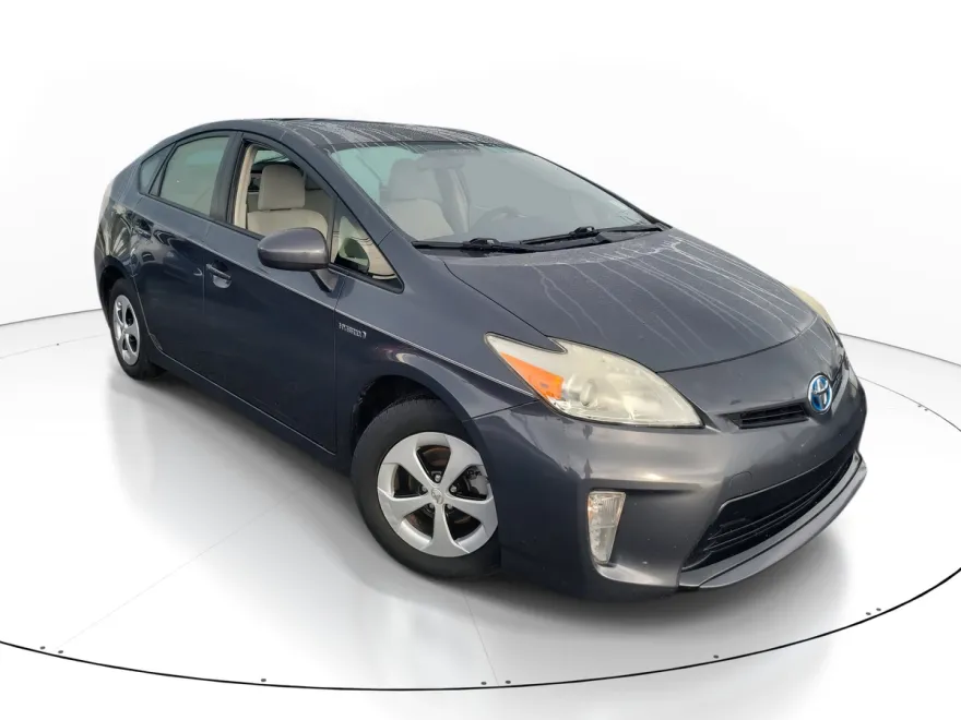 2015 Toyota Prius Four photo 1
