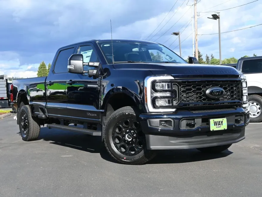 2025 Ford F-350 Lariat photo 1