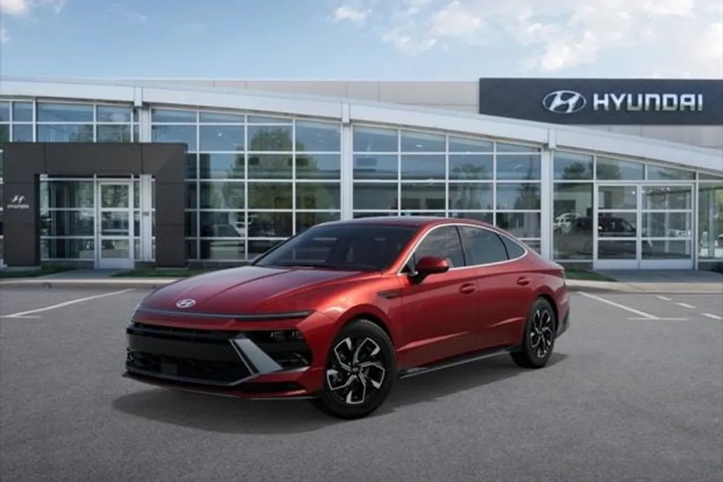 2025 Hyundai Sonata SEL photo 1