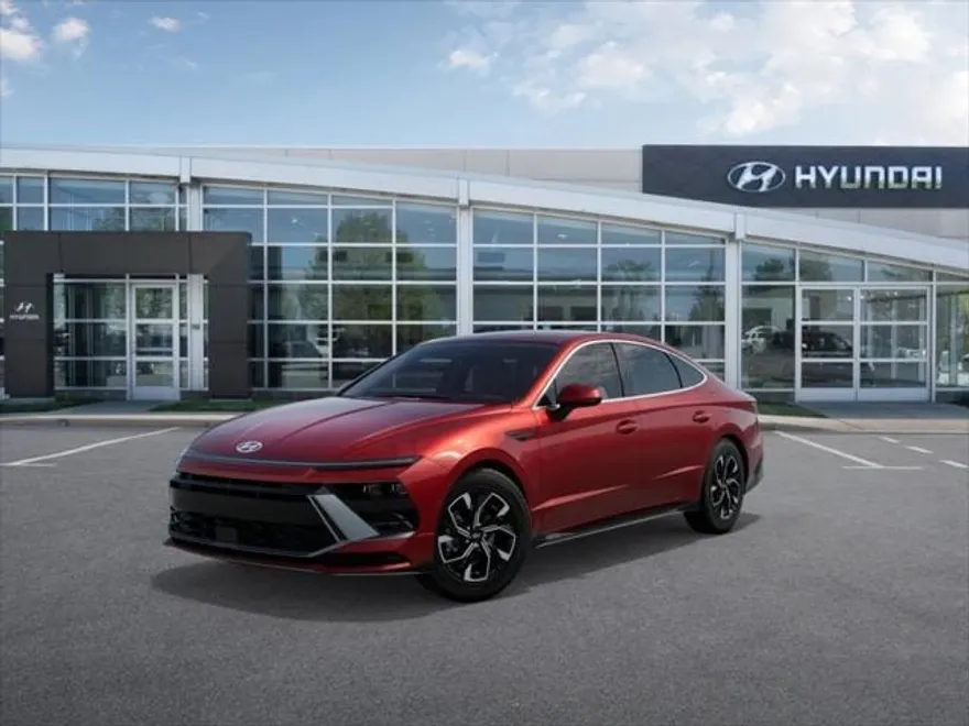 2025 Hyundai Sonata SEL photo 1