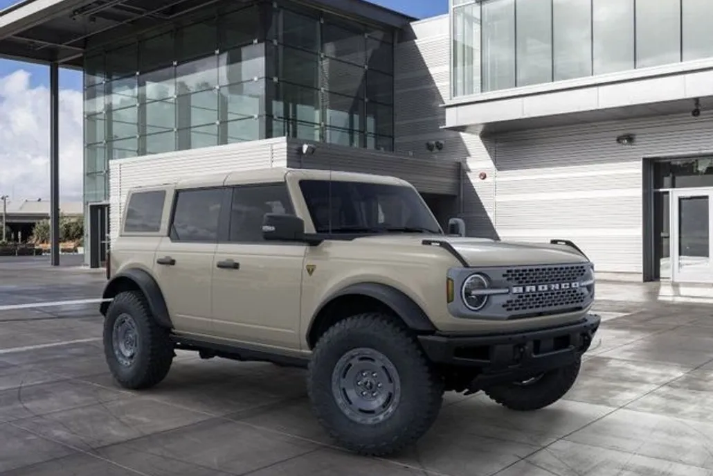 2025 Ford Bronco Badlands photo 1