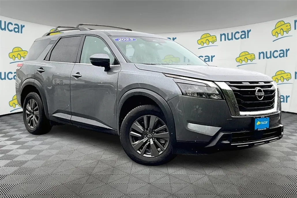 2023 Nissan Pathfinder SV photo 1