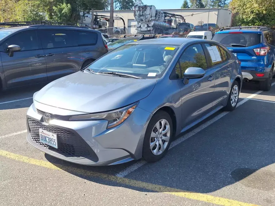2020 Toyota Corolla LE photo 1