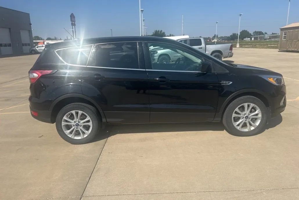 2017 Ford Escape SE photo 1