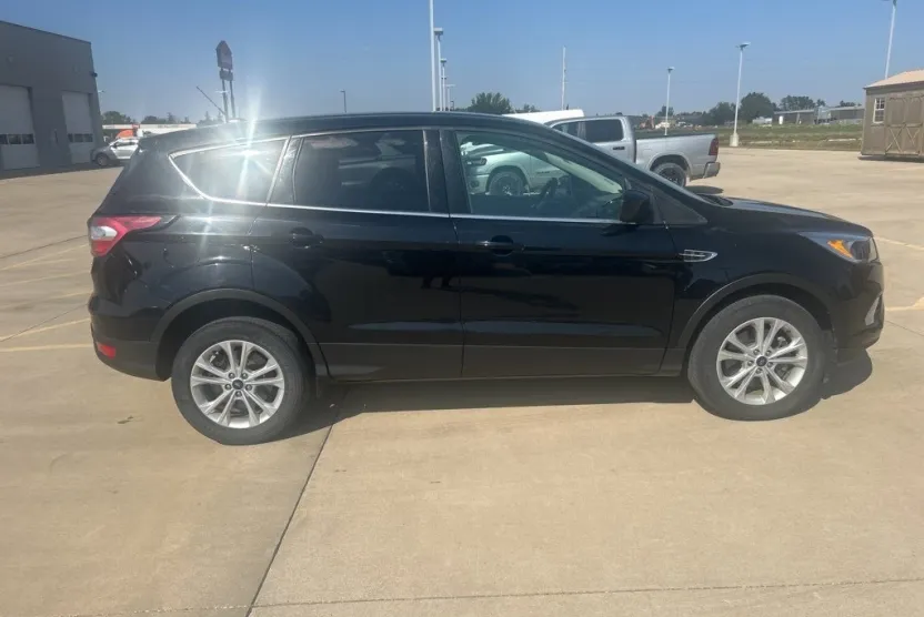 2017 Ford Escape SE photo 1