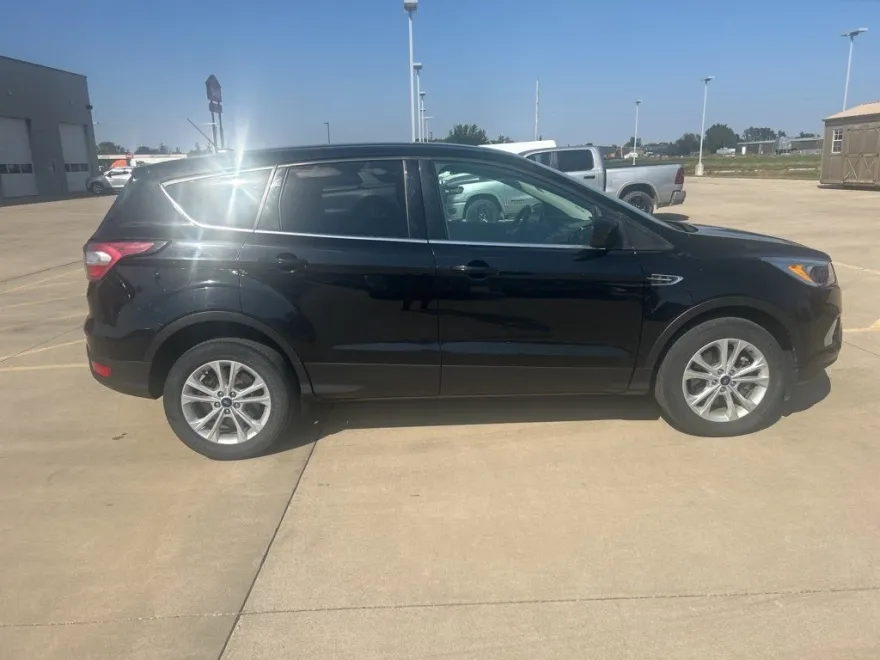 2017 Ford Escape SE photo 1