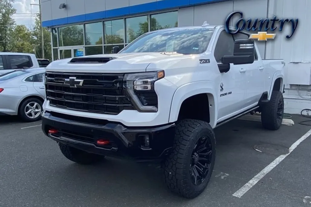 2025 Chevrolet Silverado 2500HD LTZ photo 1