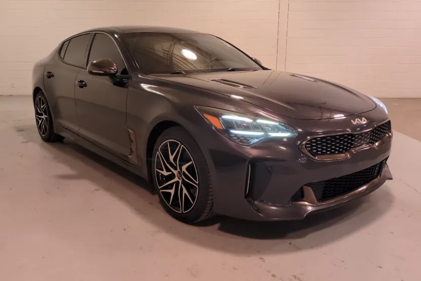 2022 Kia Stinger GT-Line photo 1