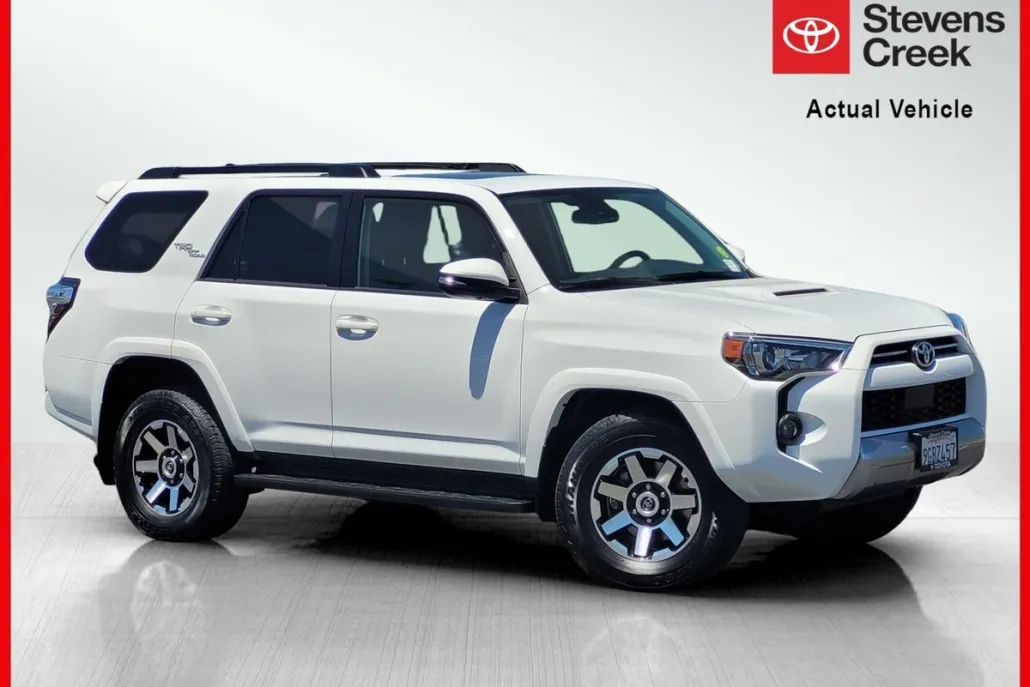 2023 Toyota 4Runner TRD Off-Road Premium photo 1