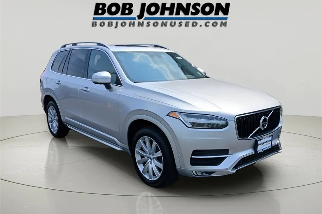 2018 Volvo XC90 T5 AWD Momentum photo 1